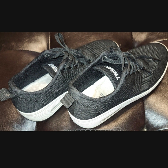 Womens Sz 8 Tweak Black Running Shoes in Gently Used Condition - Picture 3 of 6